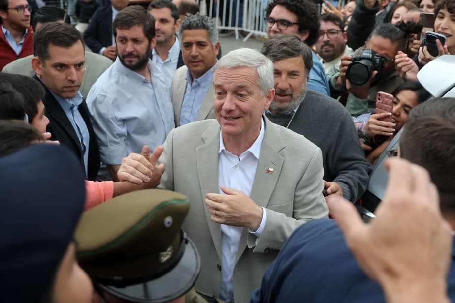 Chili : l'extrême droite triomphe avec José Antonio Kast