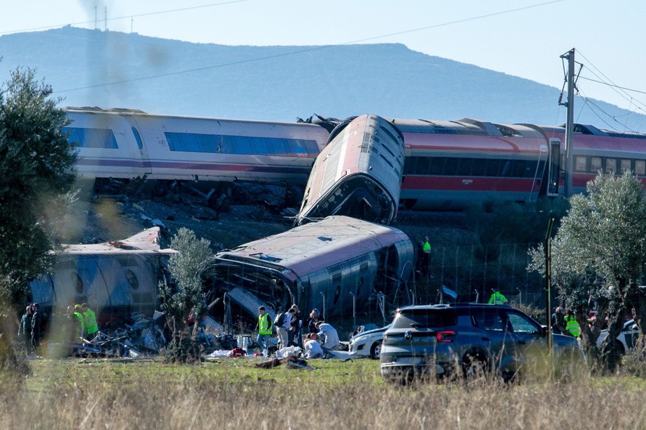 Espagne : au moins 30 morts dans une collision de deux trains à grande vitesse